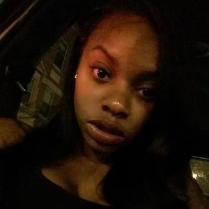 Meet your Posher, Raquel